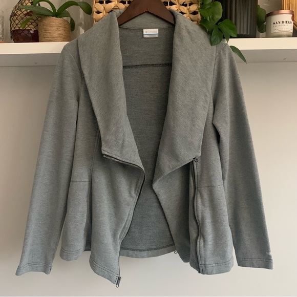 Columbia Jackets & Blazers - • [Columbia] Asymmetrical Zip Jacket •